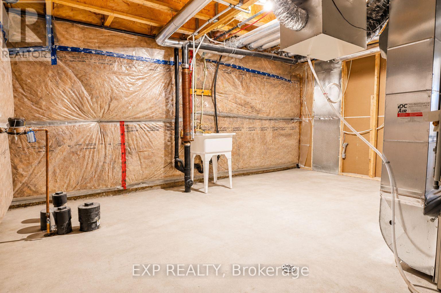 516 LOURY ROW — photo 40 of 44