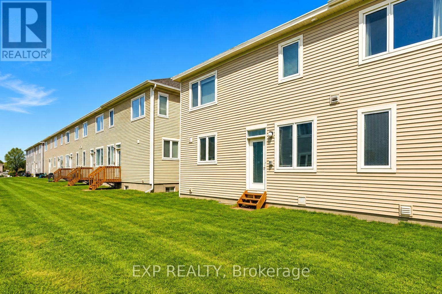 516 LOURY ROW — photo 43 of 44