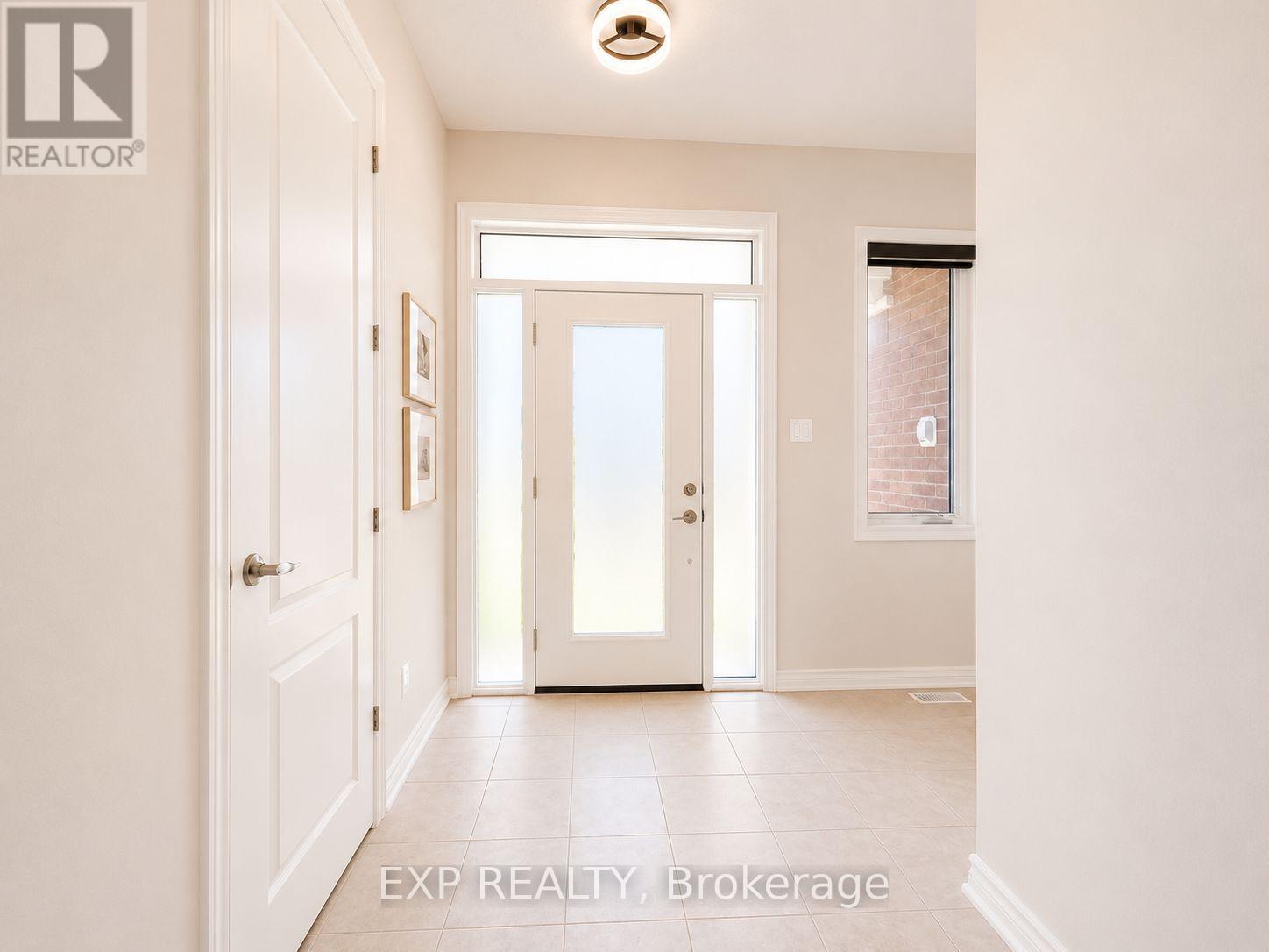 516 LOURY ROW — photo 6 of 44
