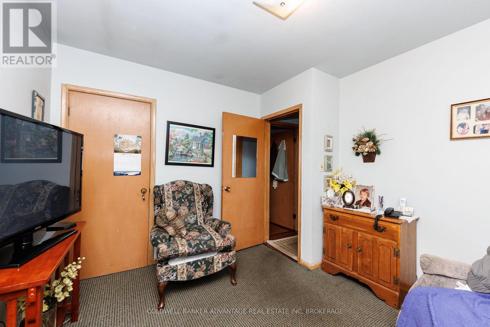 813 HARRIET STREET - 17