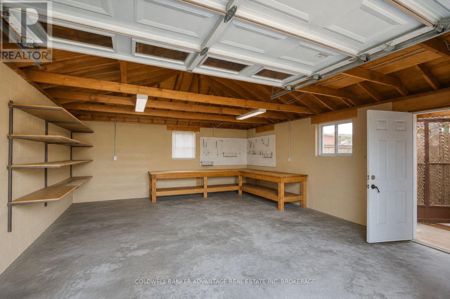 813 HARRIET STREET - 29