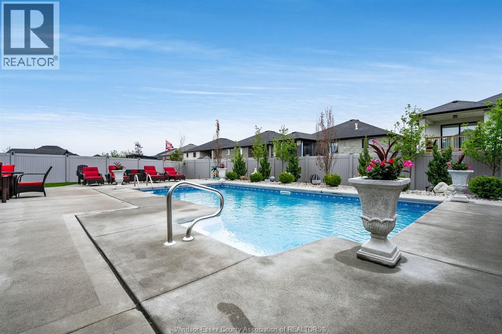 324 Patten CRESCENT - 36