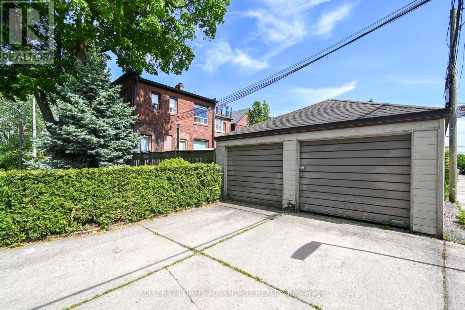 110-112 DEWHURST BOULEVARD - 32
