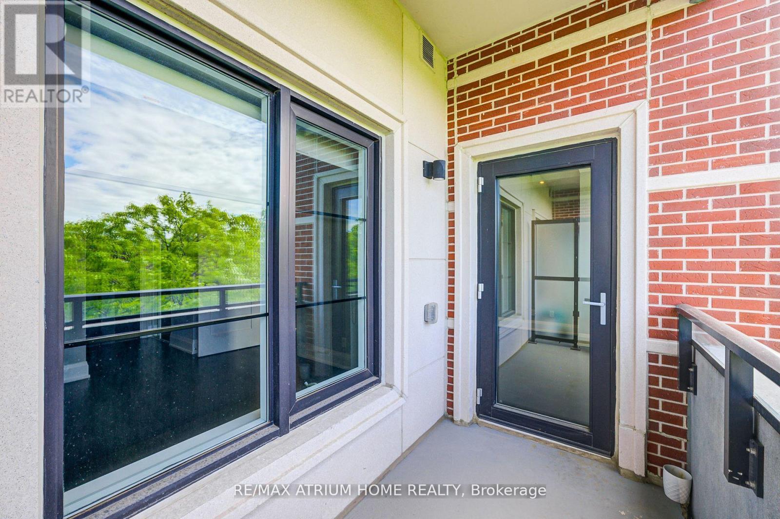 #324 20 FRED VARLEY DRIVE - 17