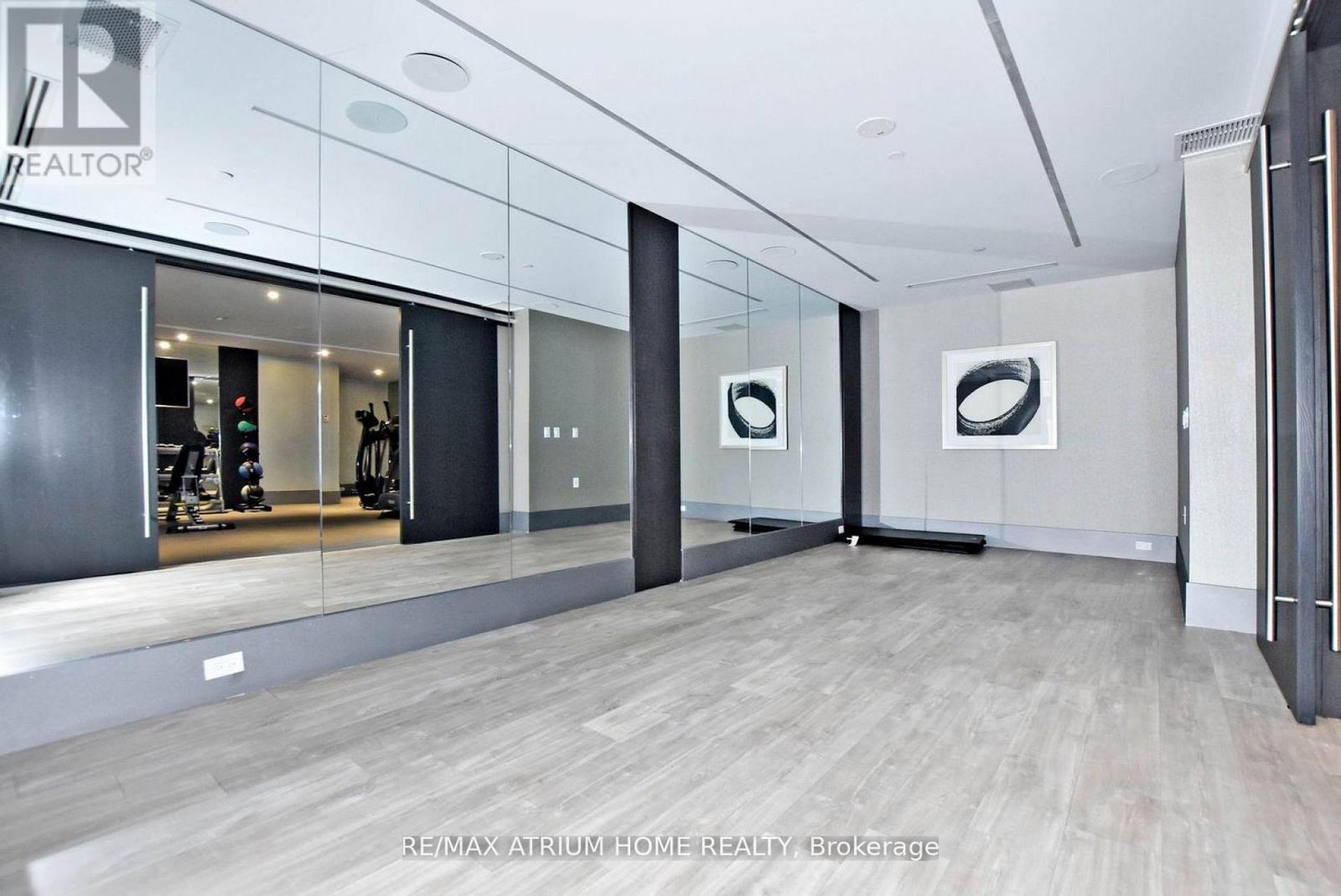 #324 20 FRED VARLEY DRIVE - 23