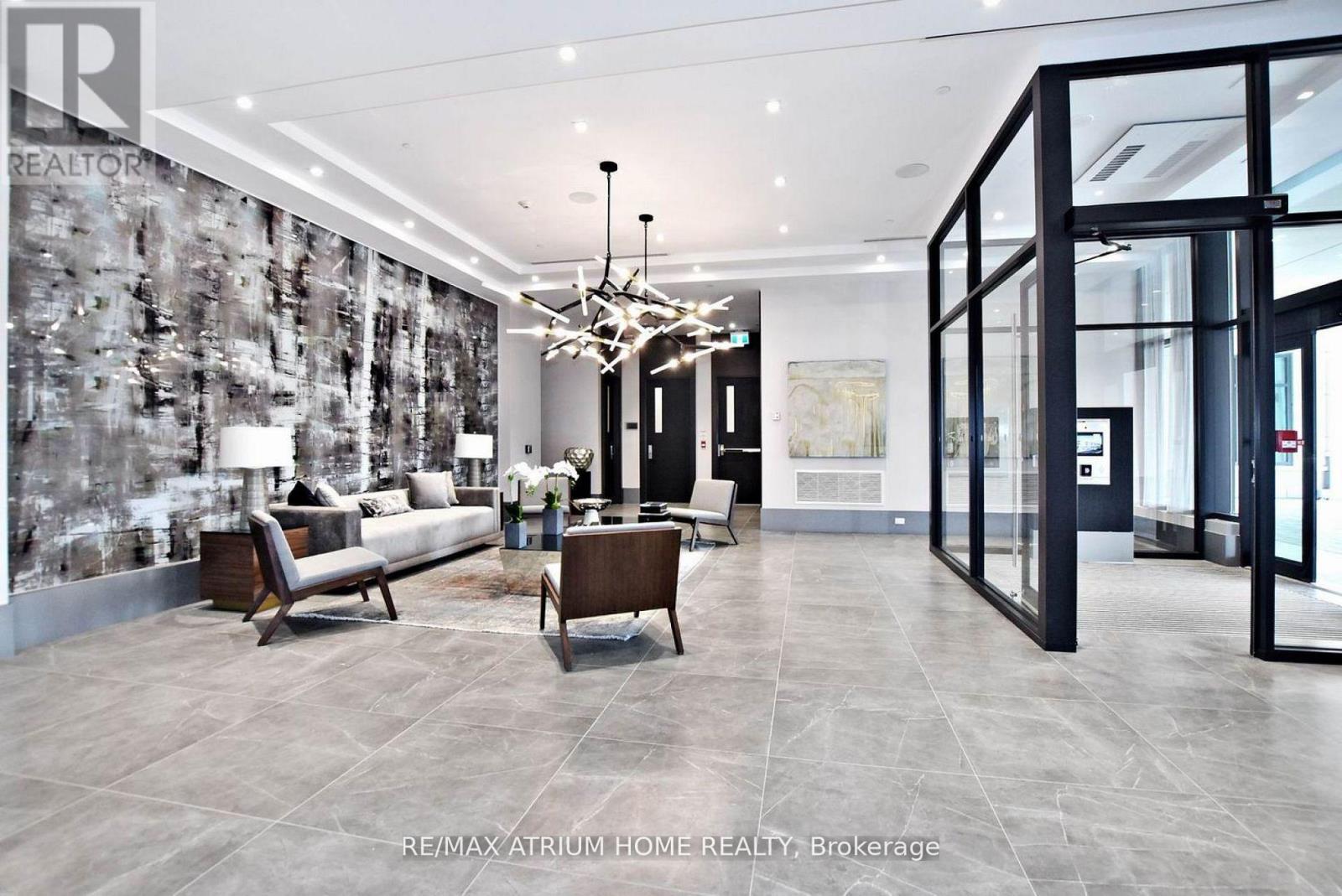 #324 20 FRED VARLEY DRIVE - 24