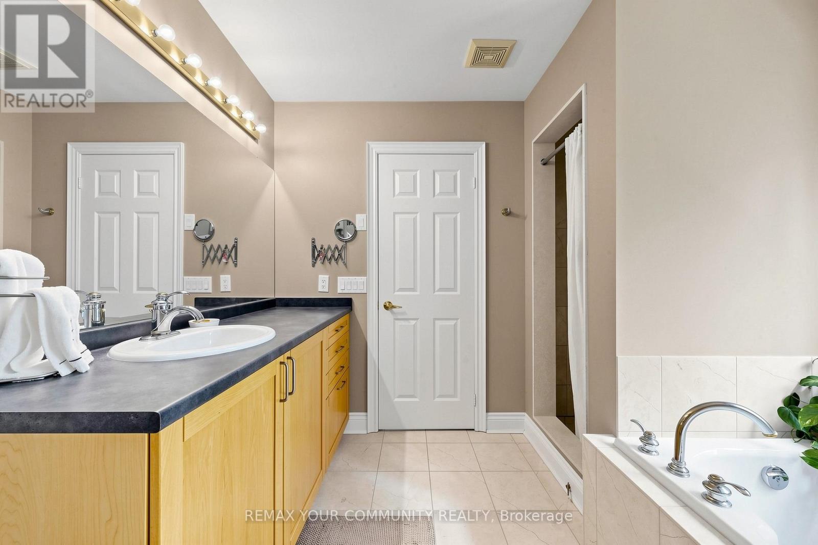 104 WESTBURY COURT - 29