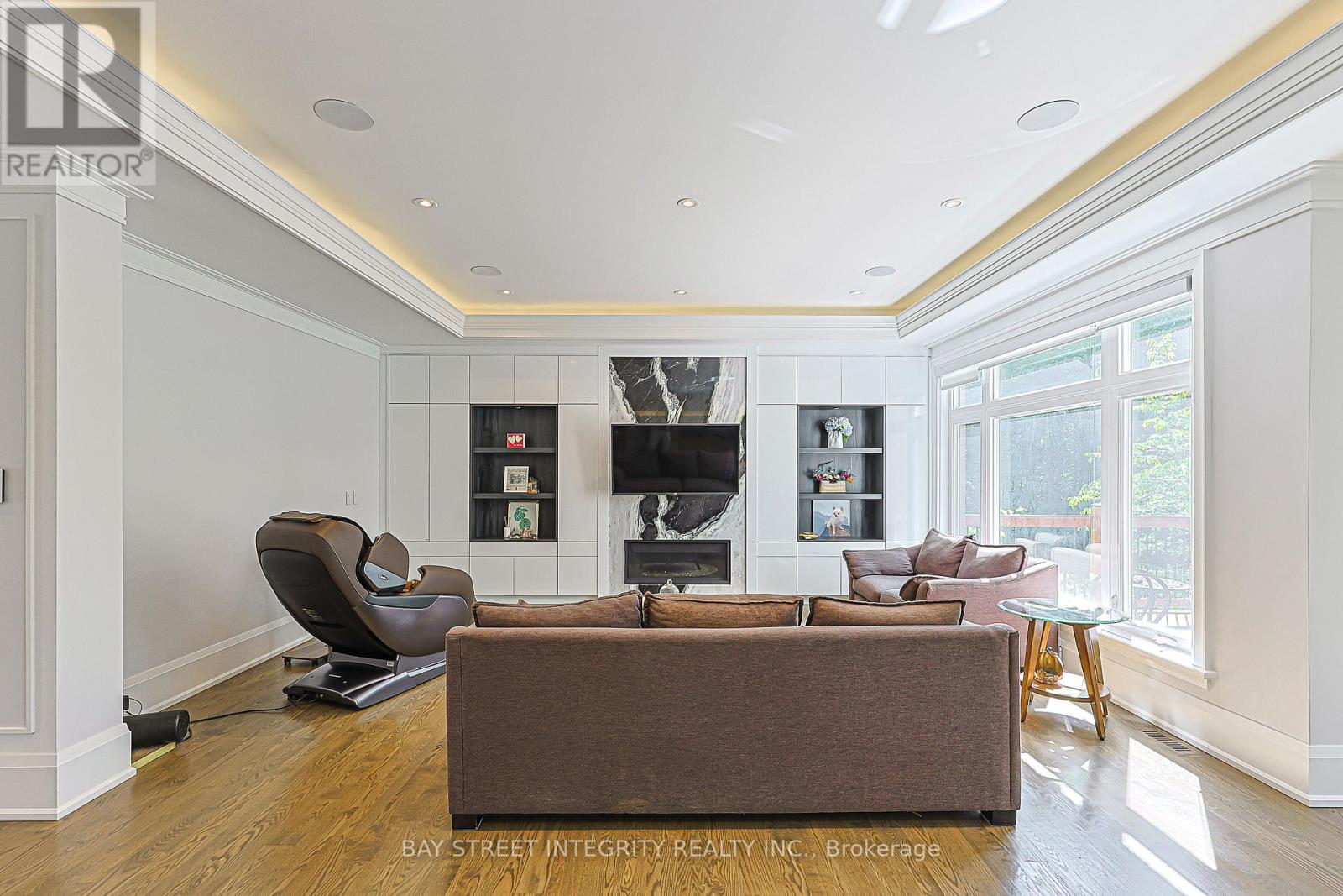 151 HORSHAM AVENUE - 12