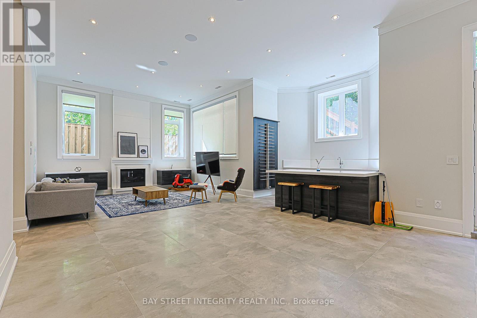 151 HORSHAM AVENUE - 33