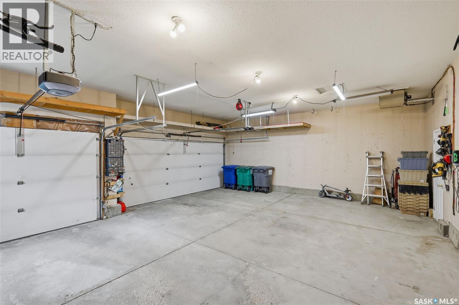 106 Mendel CRESCENT — photo 37