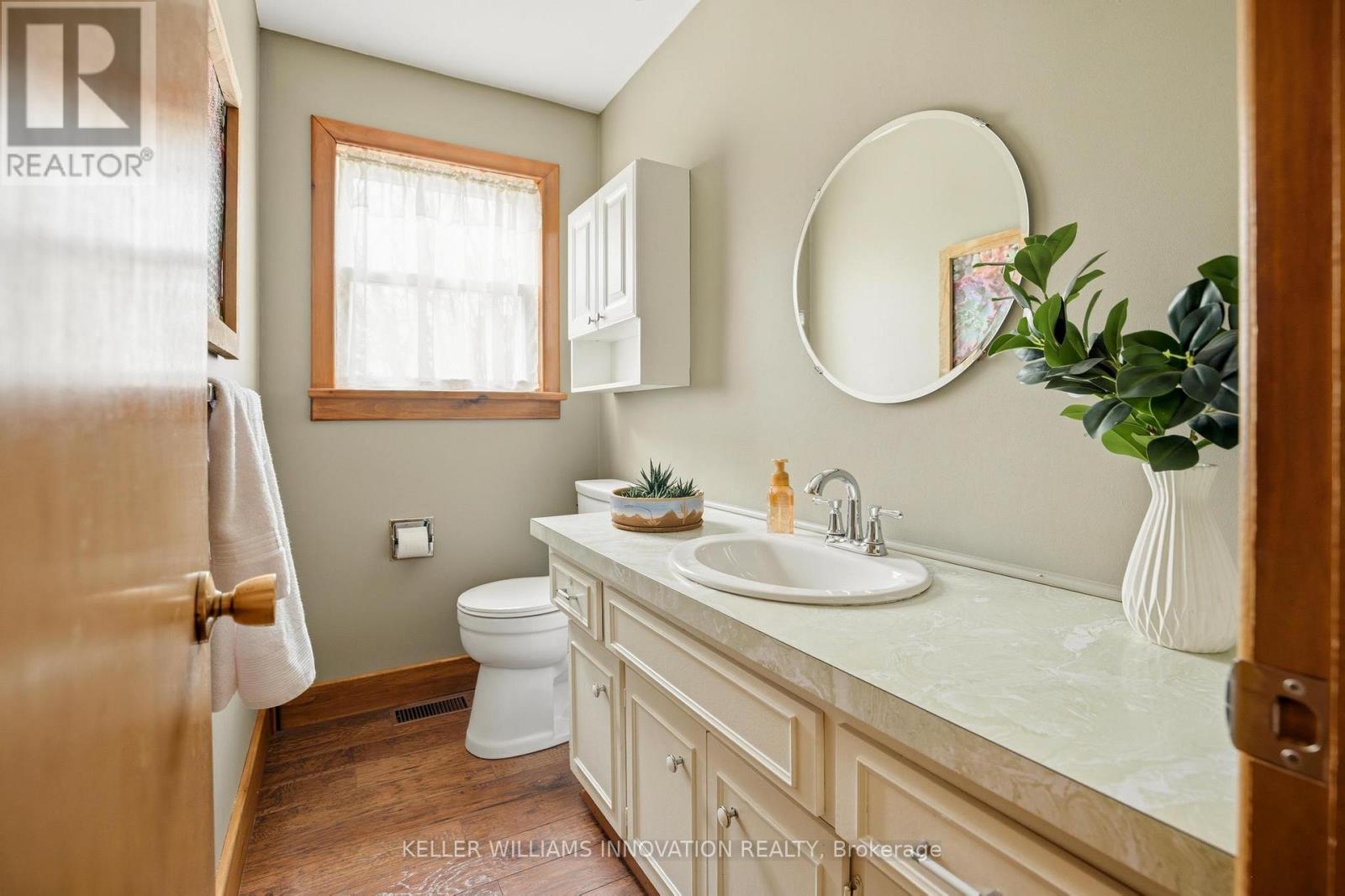 465 BOYNE AVENUE - 27