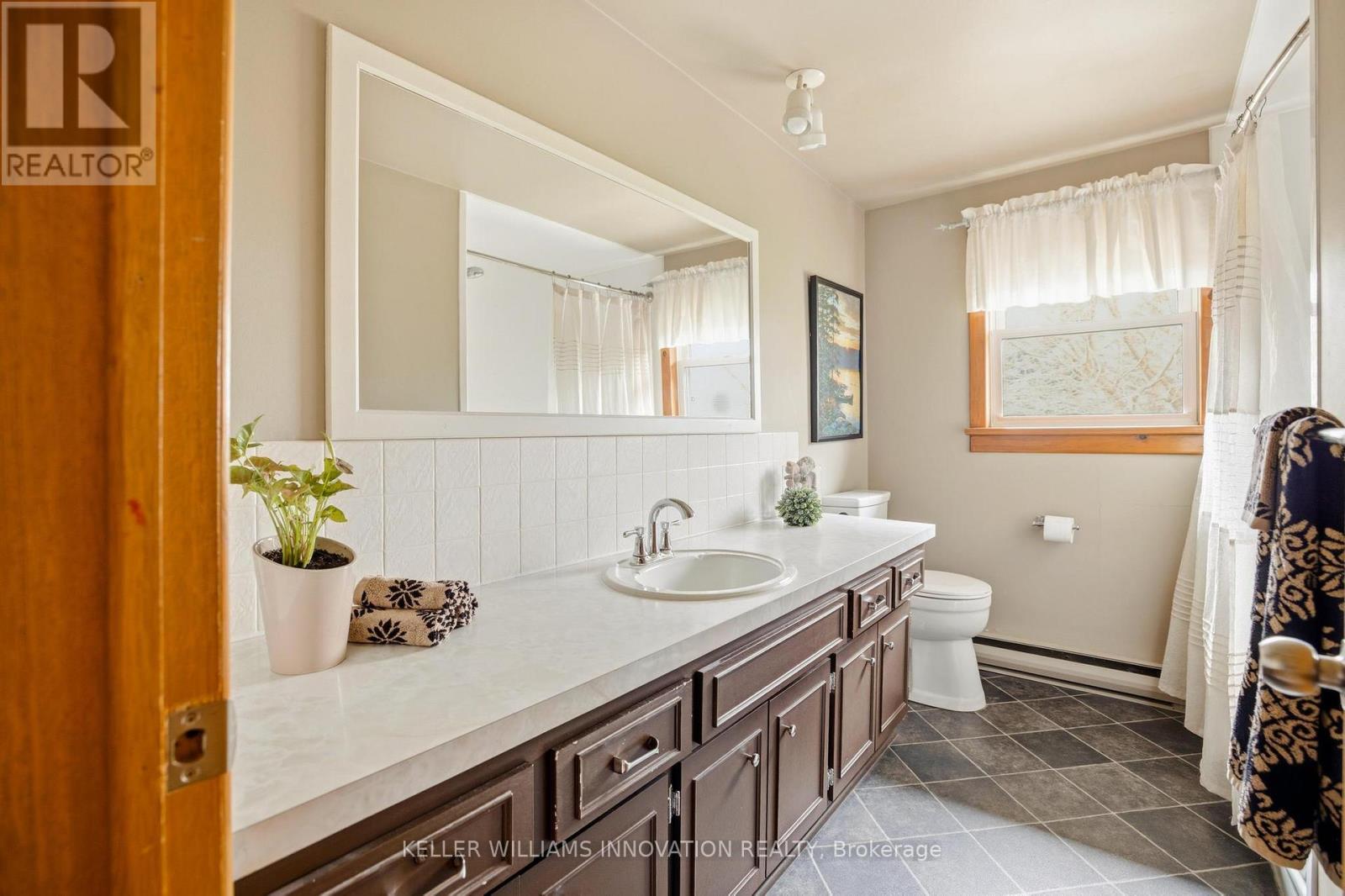 465 BOYNE AVENUE - 37
