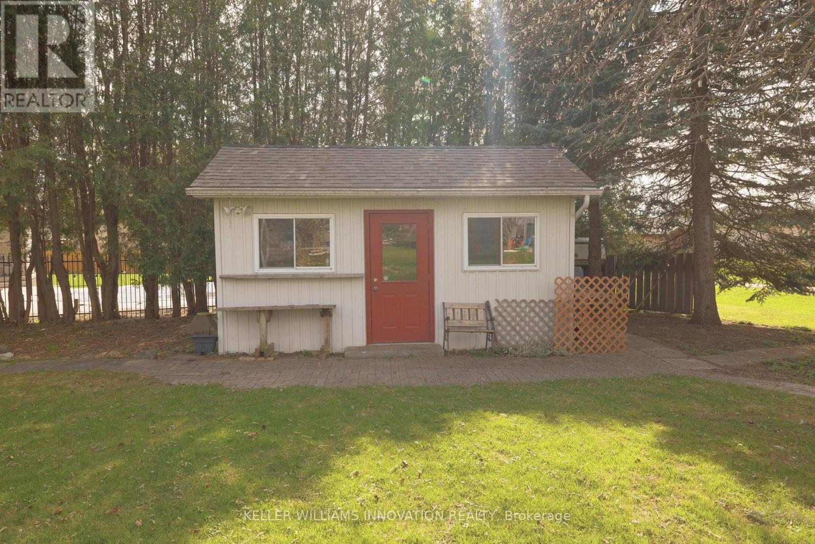 465 BOYNE AVENUE - 7