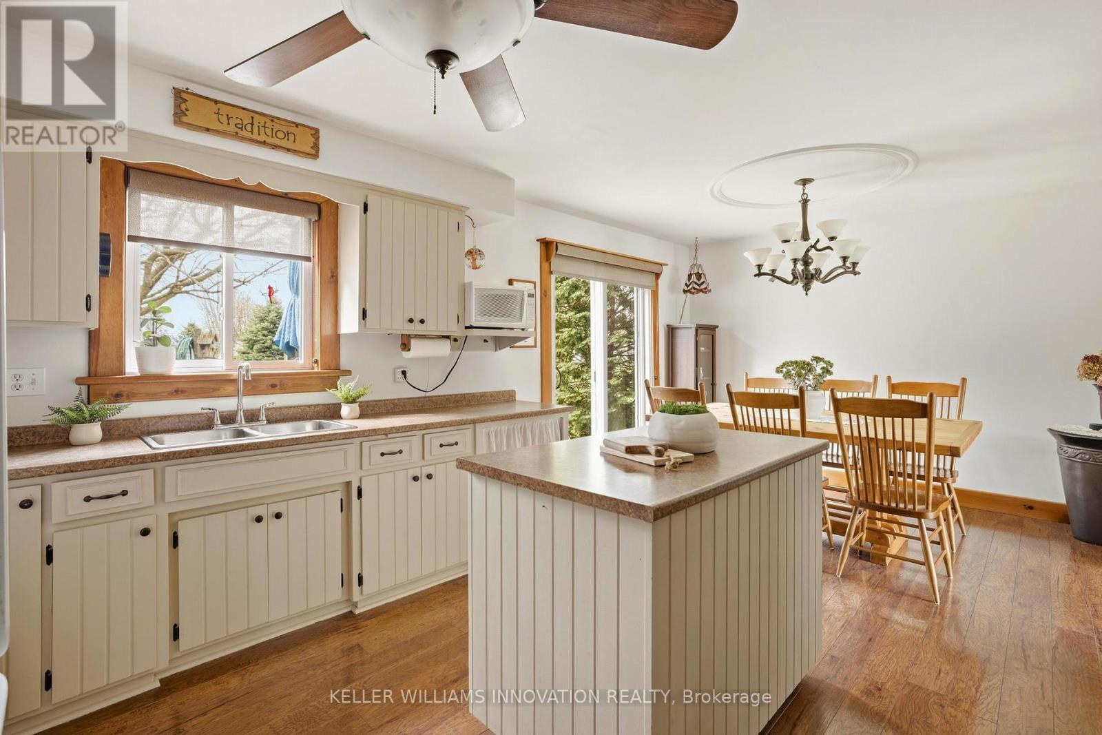 465 BOYNE AVENUE - 24