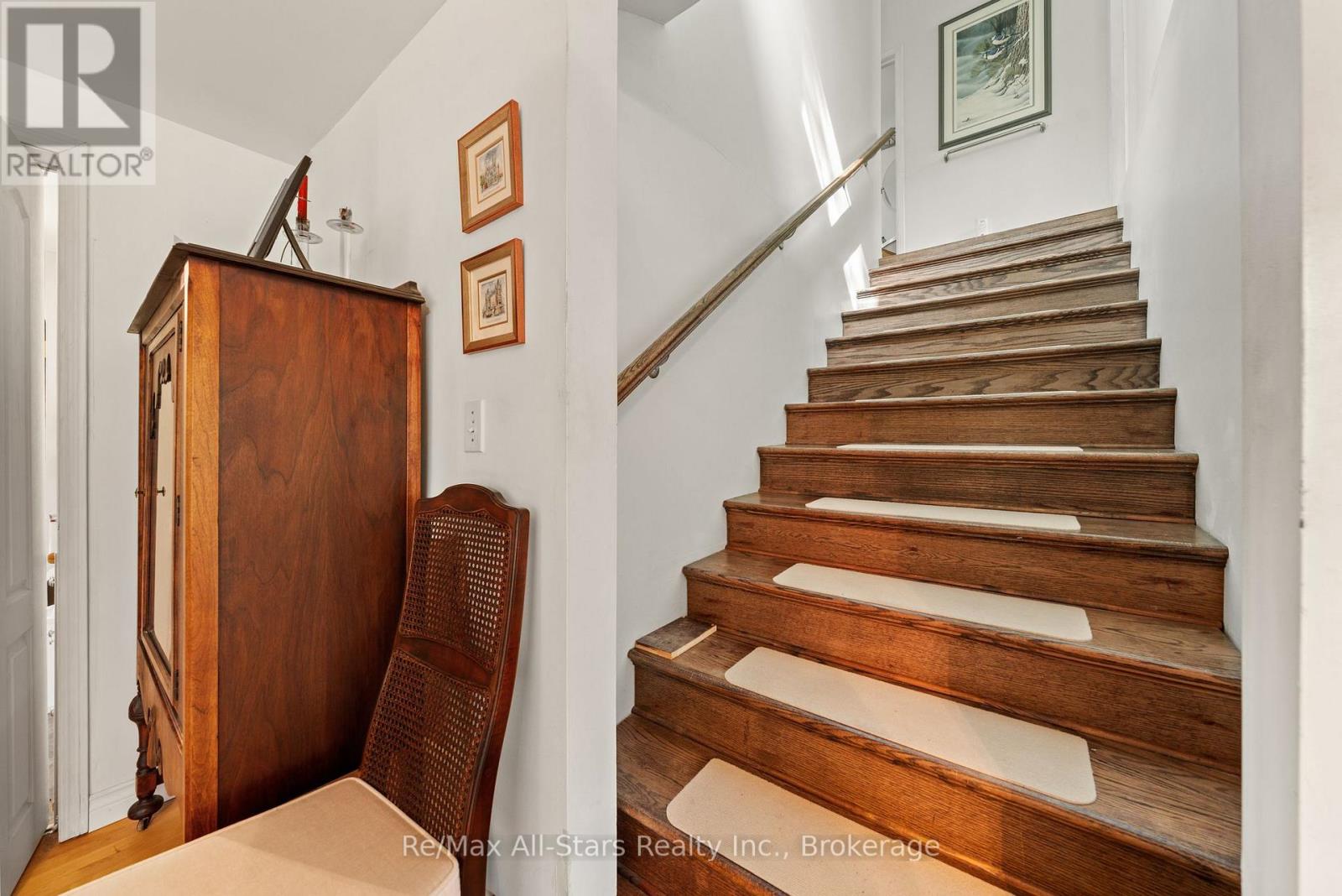 14 WYCHWOOD DRIVE E - 20