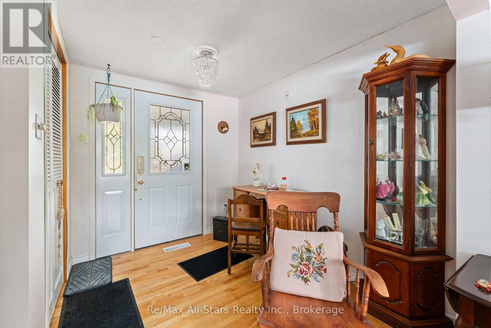 14 WYCHWOOD DRIVE E - 7