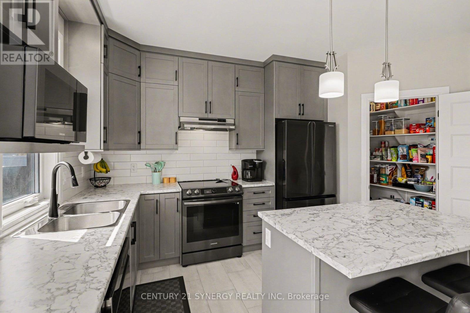 2011 BERNE STREET - 12
