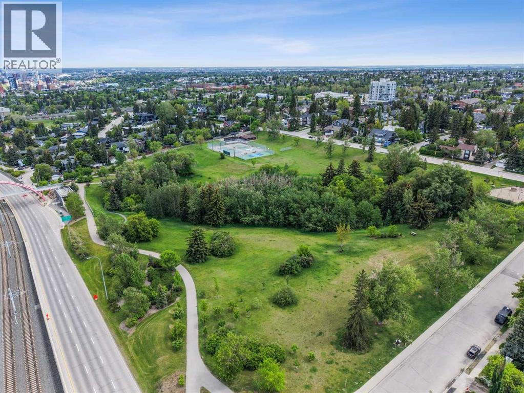 Walking Distance To Parks And Dog Off-Leash Parks