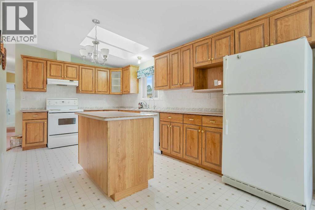 418 6 Street NW — photo 16