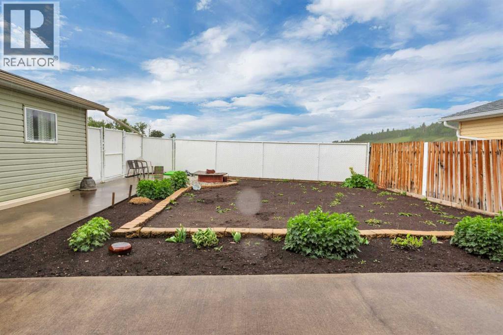 418 6 Street NW — photo 38