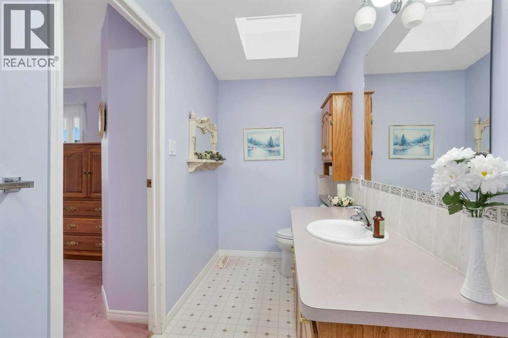 418 6 Street NW — photo 31