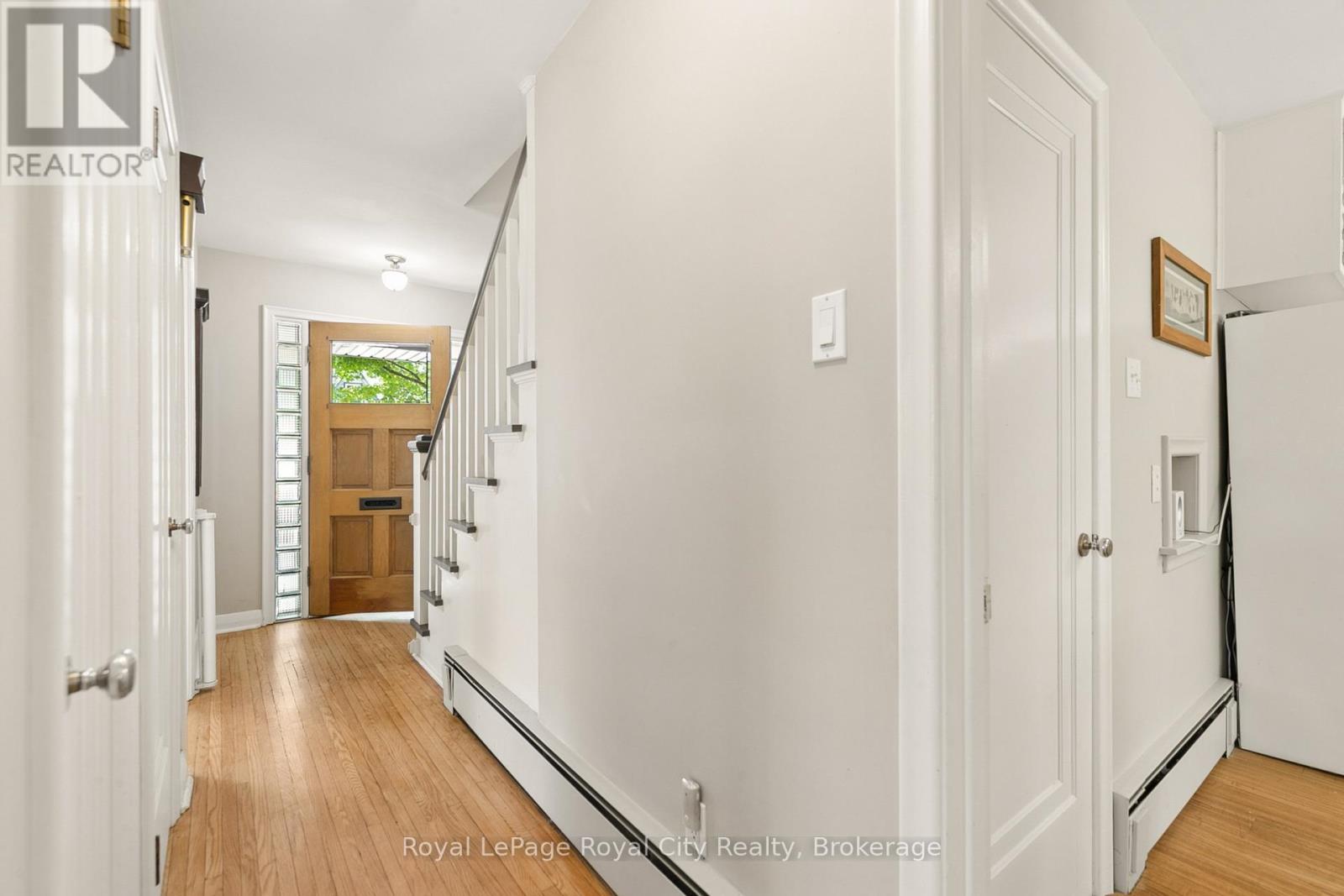 120 HILL STREET E - 21