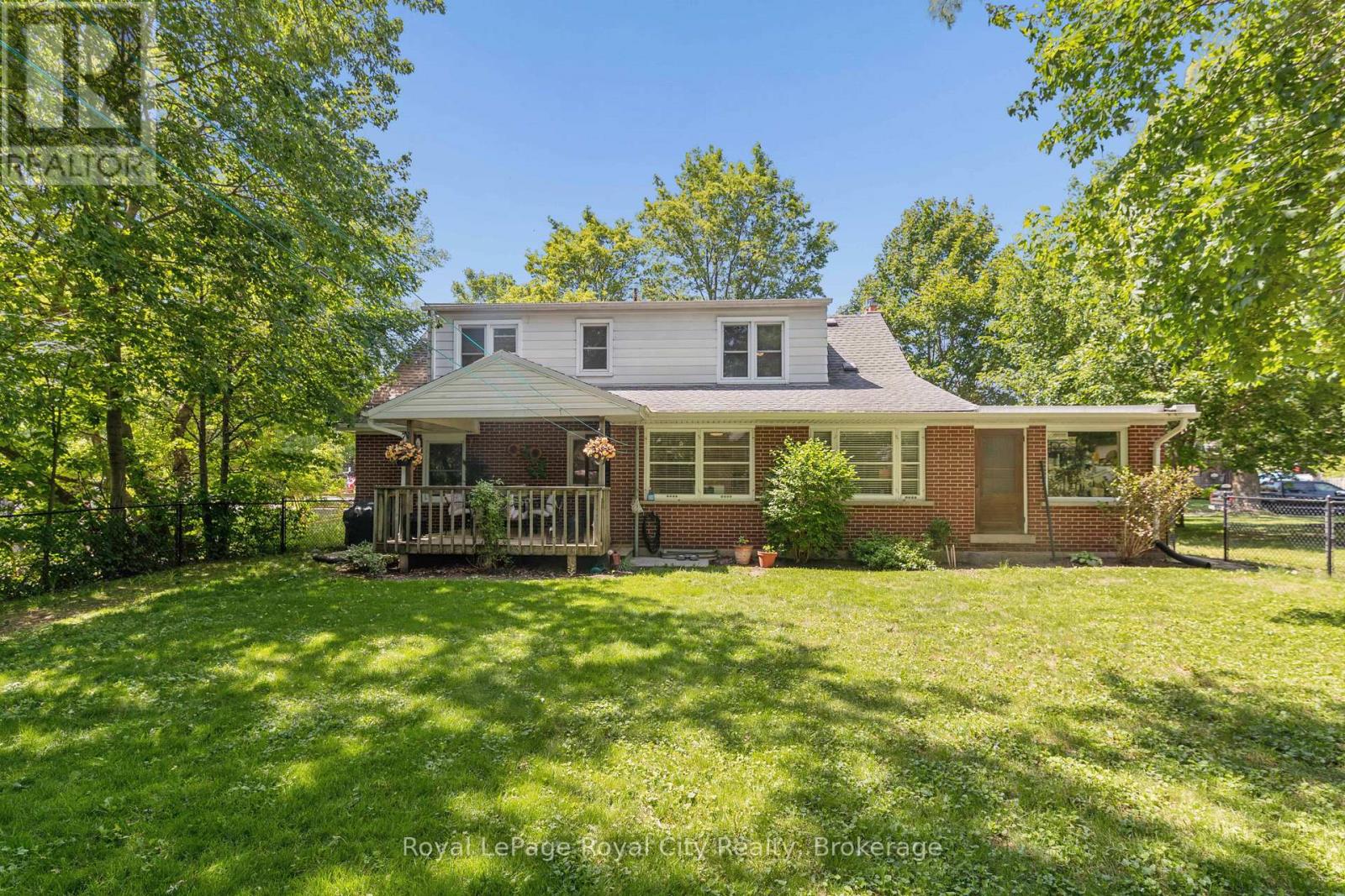 120 HILL STREET E - 36