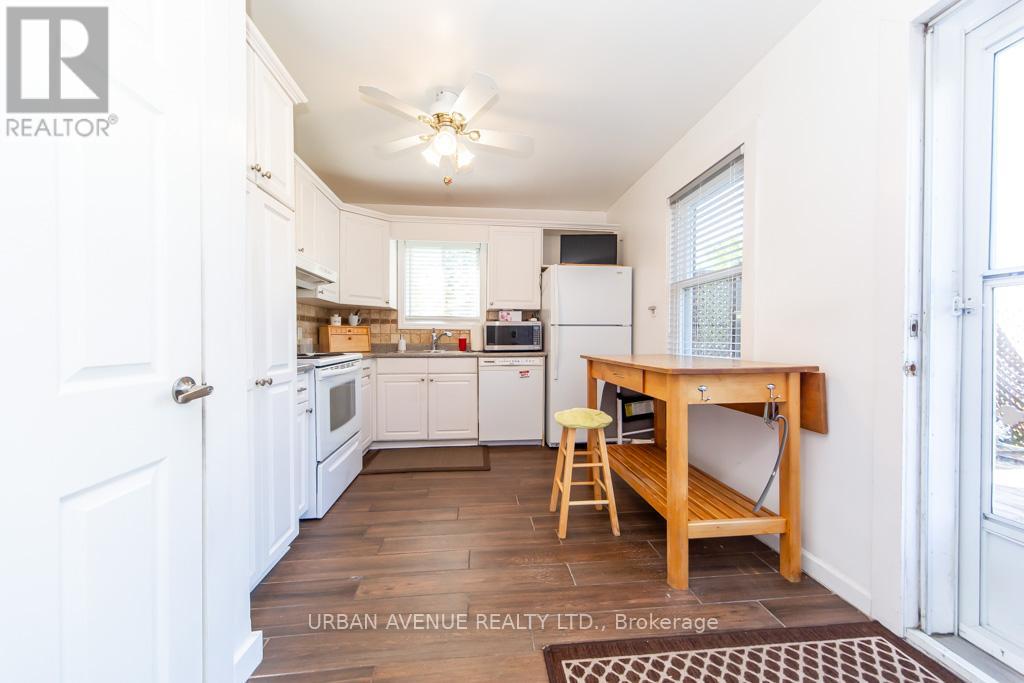 136 TOWER DRIVE - 13