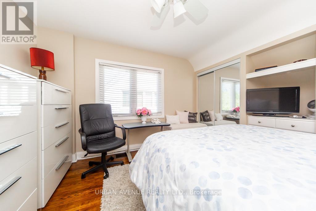 136 TOWER DRIVE - 21