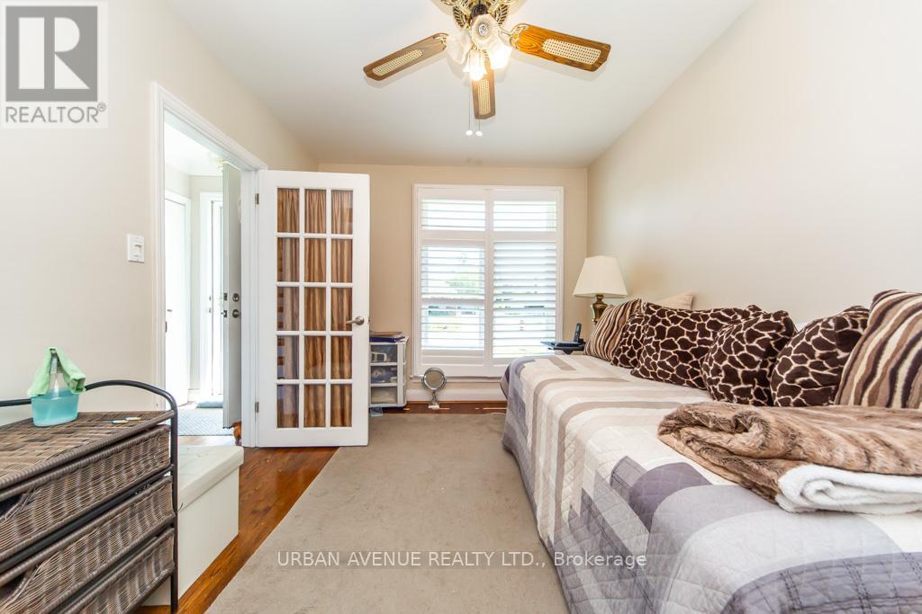 136 TOWER DRIVE - 19