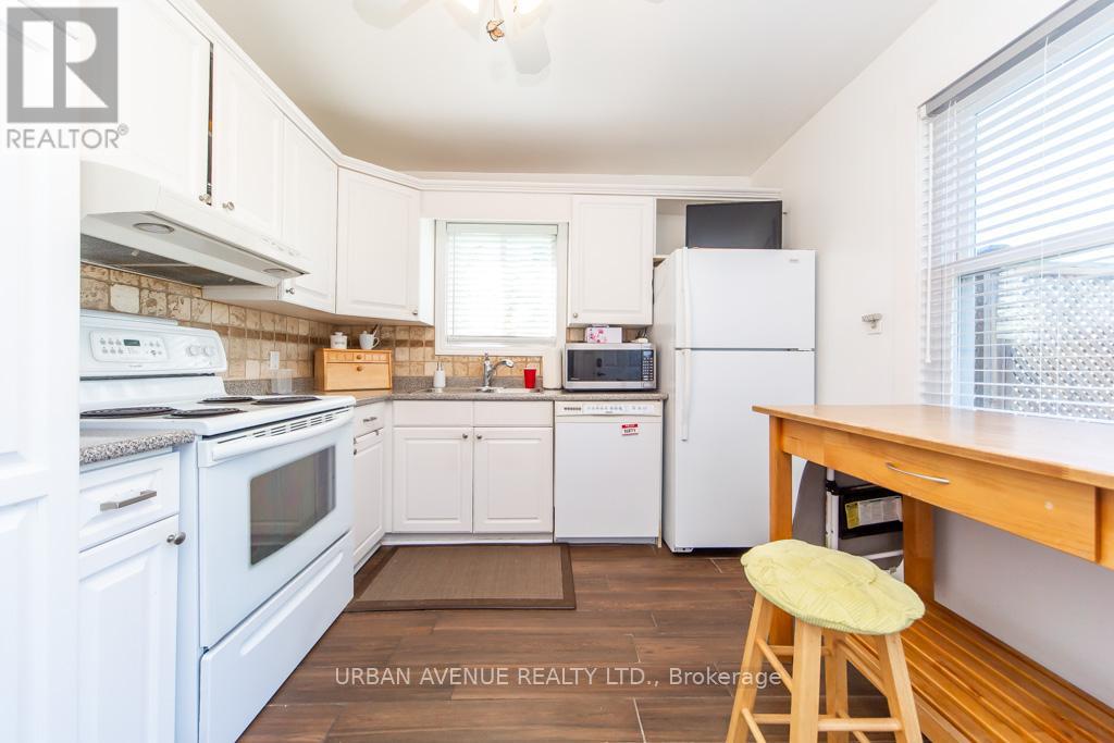 136 TOWER DRIVE - 14