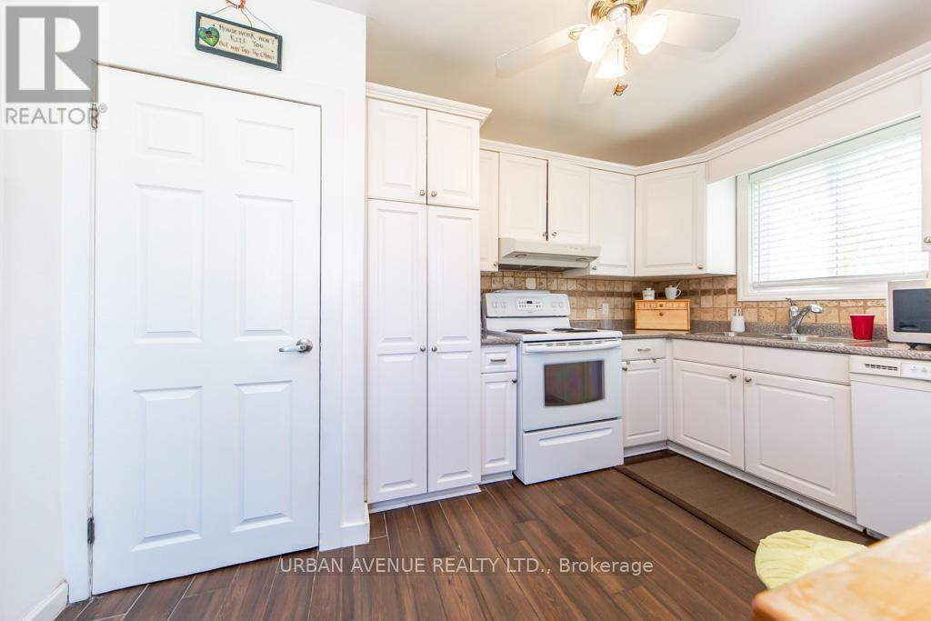 136 TOWER DRIVE - 16