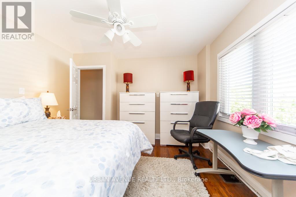 136 TOWER DRIVE - 22