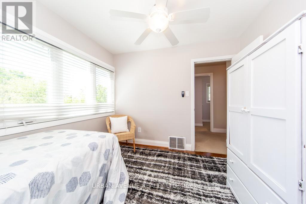 136 TOWER DRIVE - 28