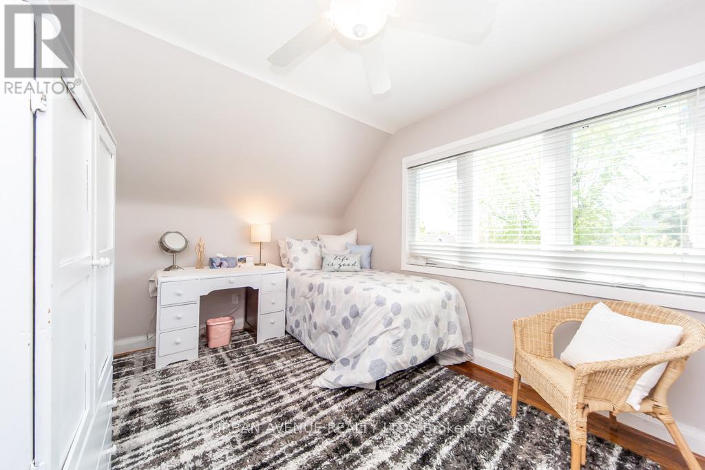136 TOWER DRIVE - 26