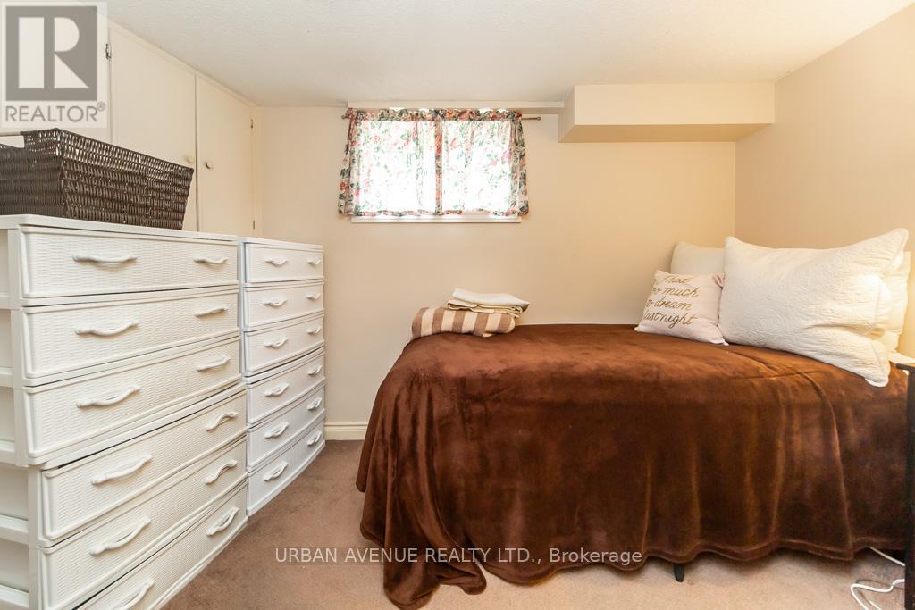 136 TOWER DRIVE - 35