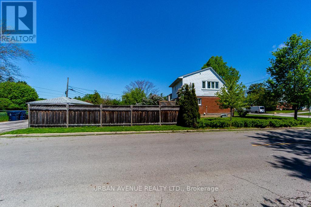 136 TOWER DRIVE - 4