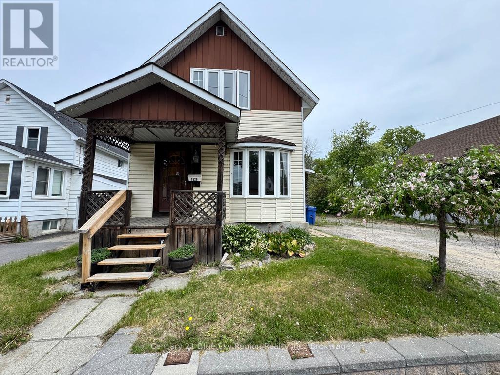 1528 CASSELLS STREET - 1