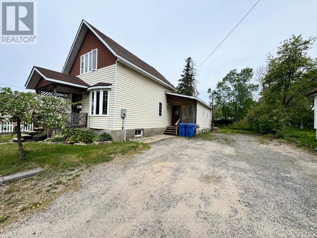 1528 CASSELLS STREET - 21