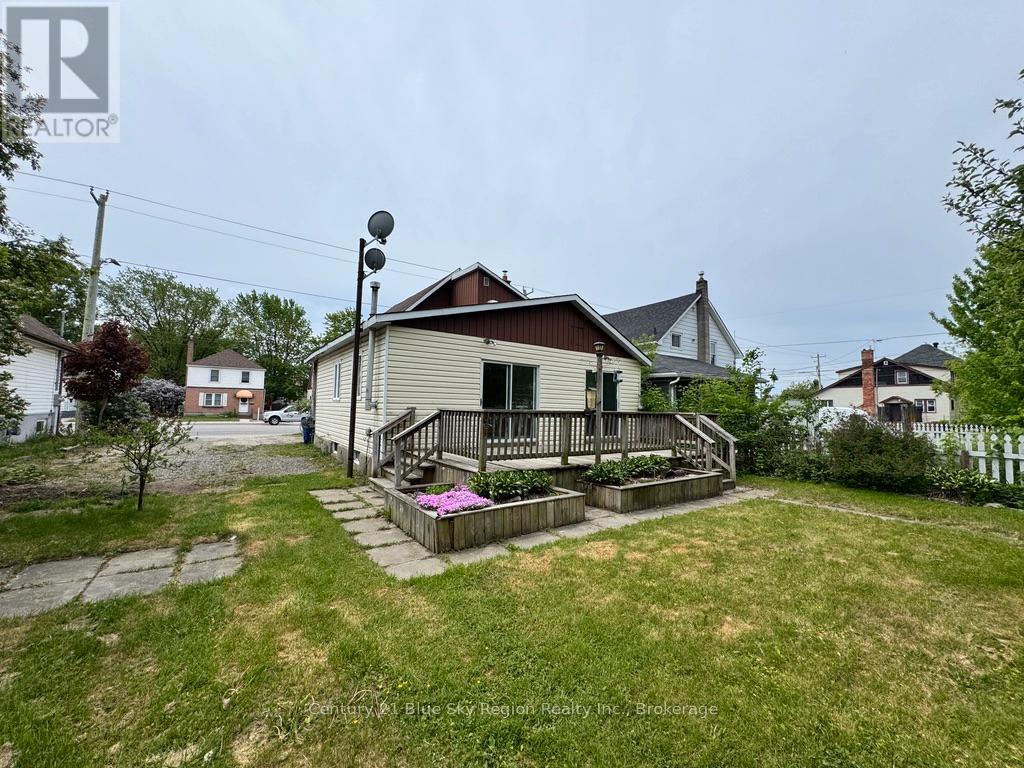 1528 CASSELLS STREET - 22