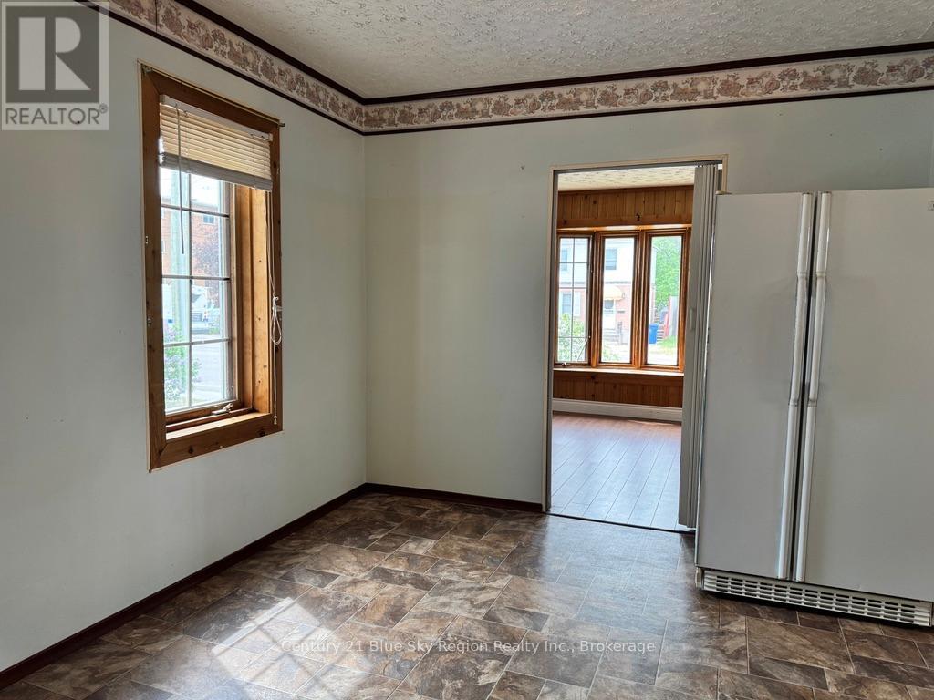 1528 CASSELLS STREET - 5