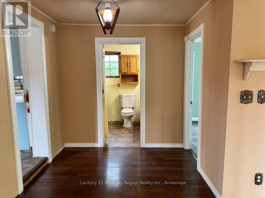 1528 CASSELLS STREET - 9