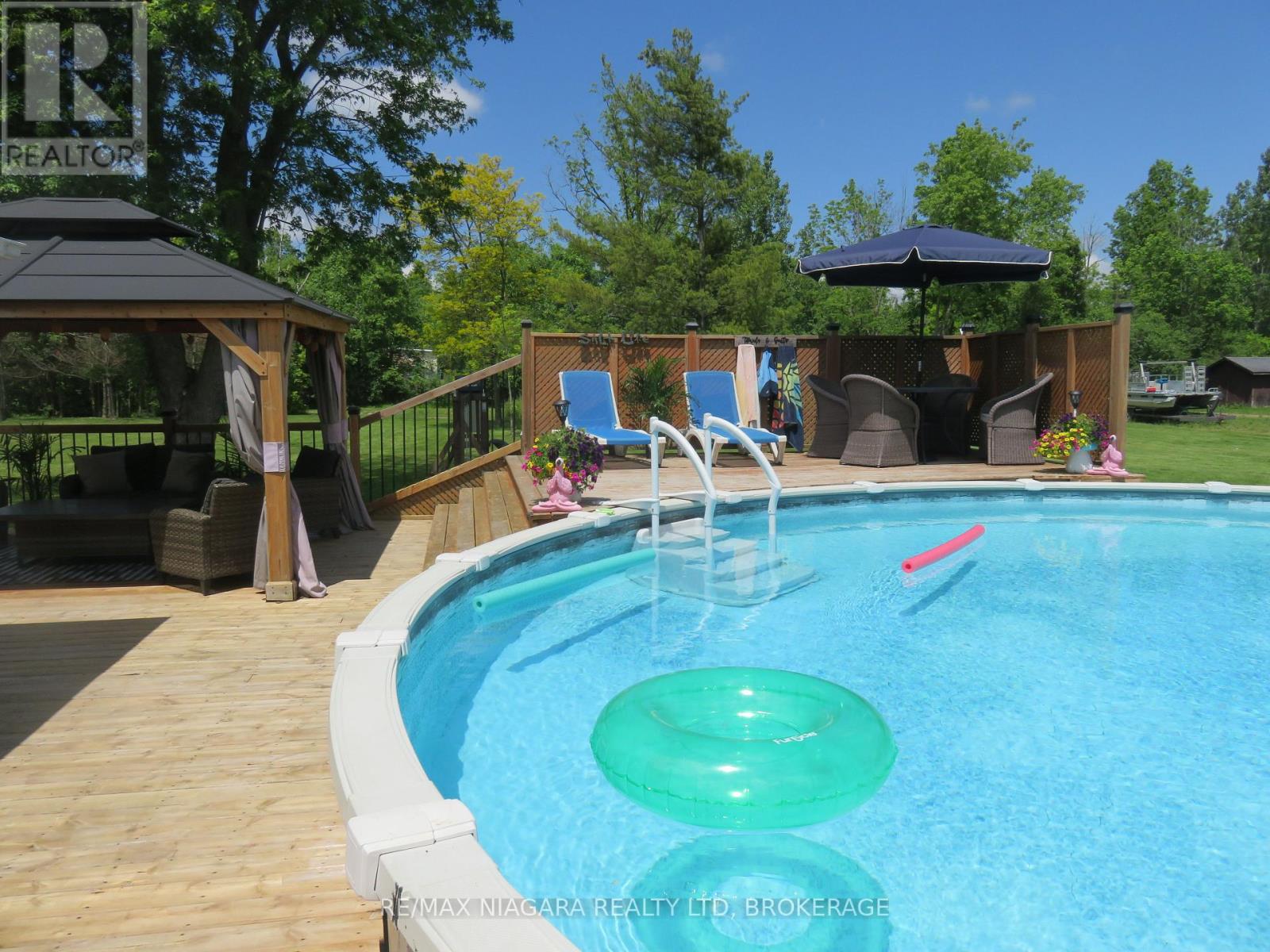 914 OAKHILL BOULEVARD E - 39