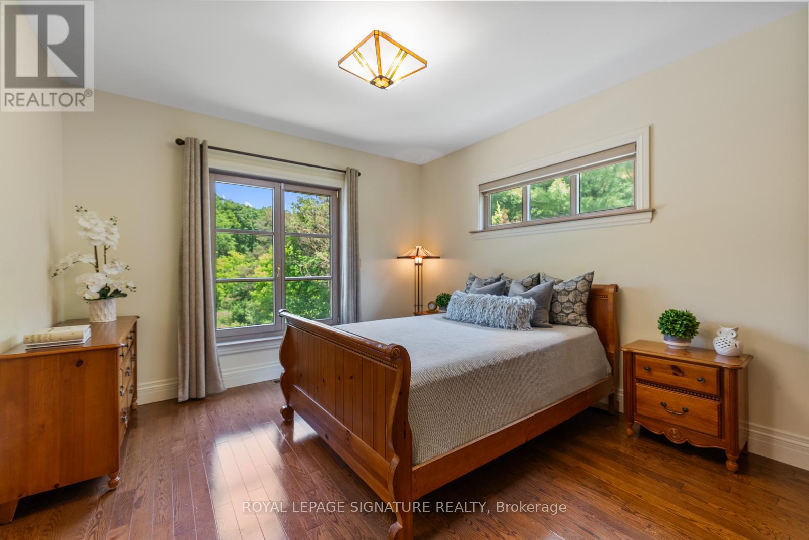30 KINGSWOOD DRIVE - 22