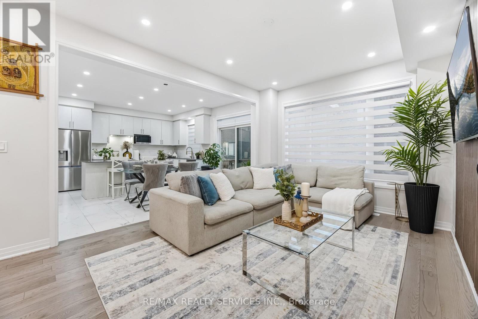 14 GIBSON DRIVE - 10