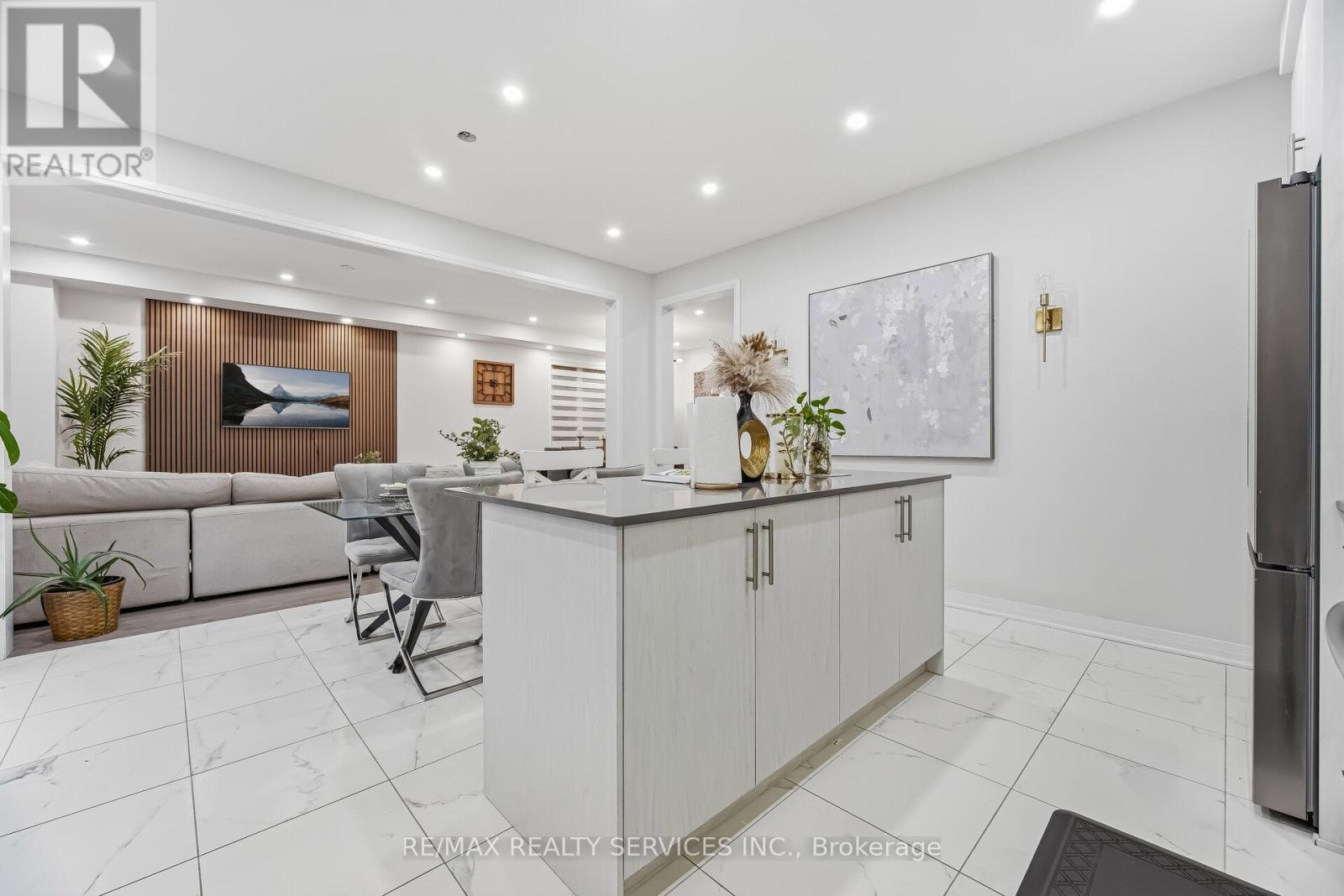 14 GIBSON DRIVE - 18