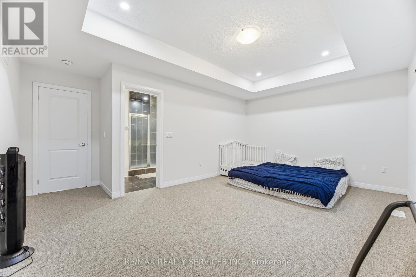 14 GIBSON DRIVE - 32