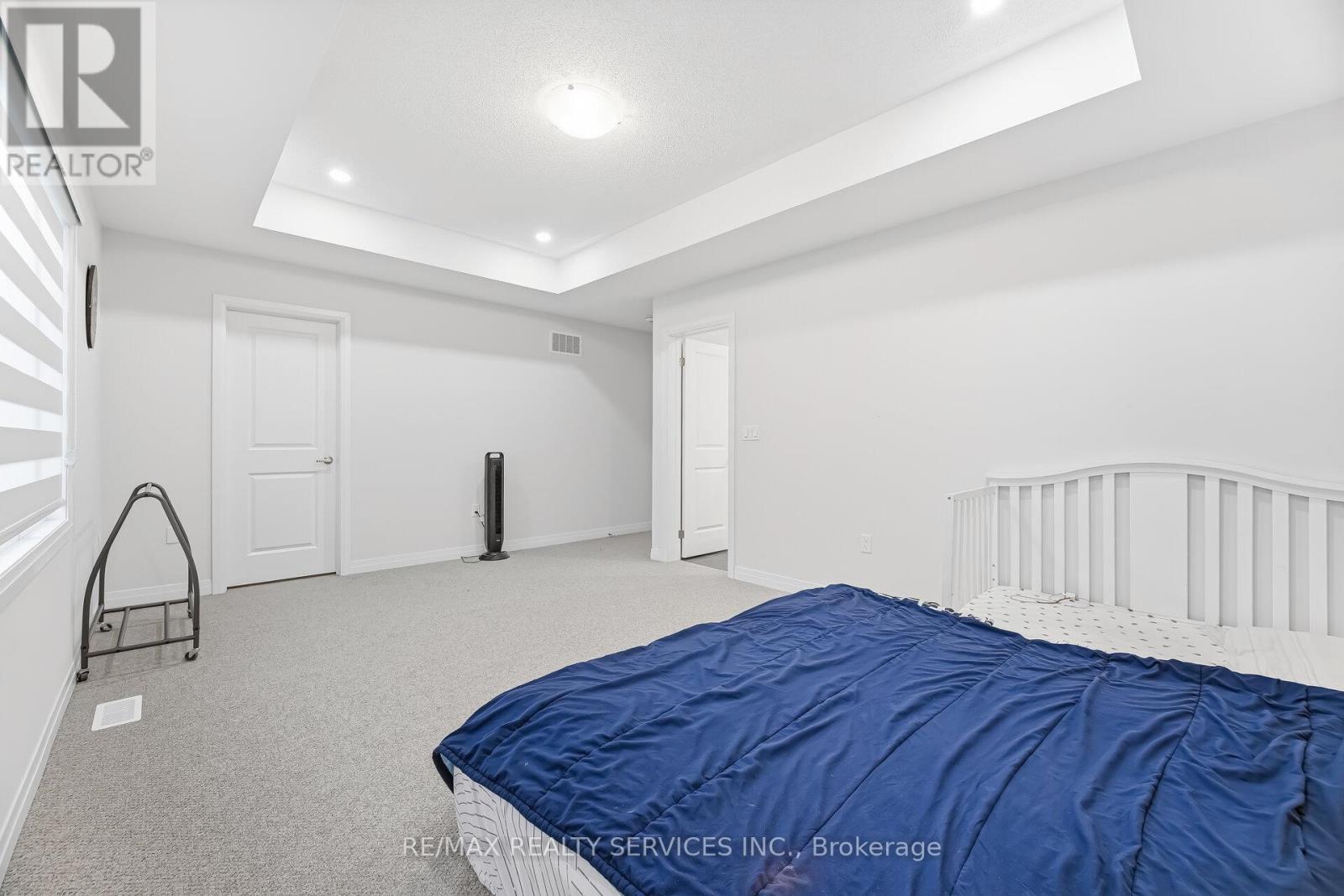 14 GIBSON DRIVE - 33
