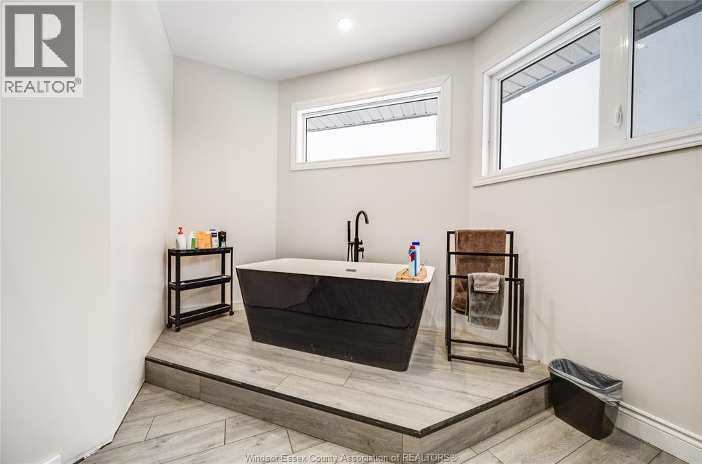 856 TALBOT - 37