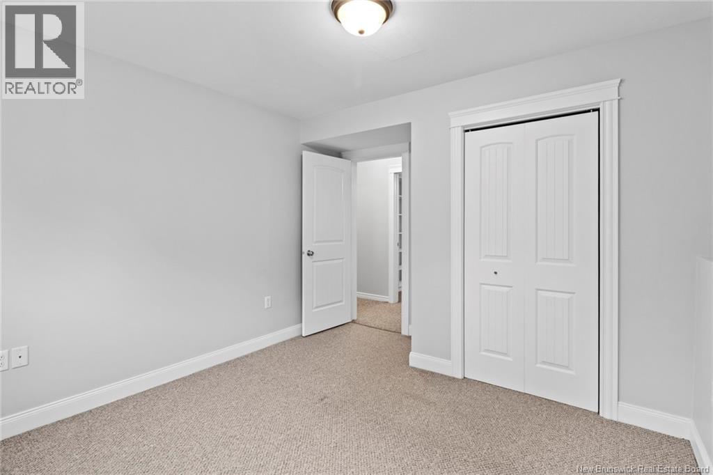 38 Foster Avenue - 40